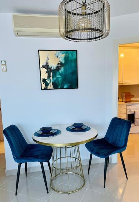 Couples Only, Beautiful 1 Bedroom Apartment In Victoria Building Мохакар Екстер'єр фото