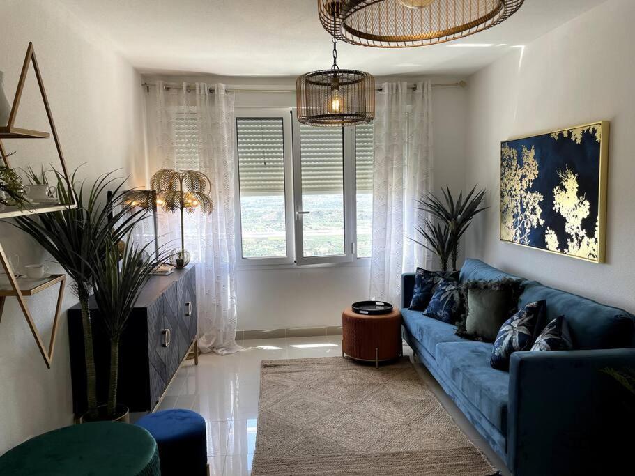 Couples Only, Beautiful 1 Bedroom Apartment In Victoria Building Мохакар Екстер'єр фото